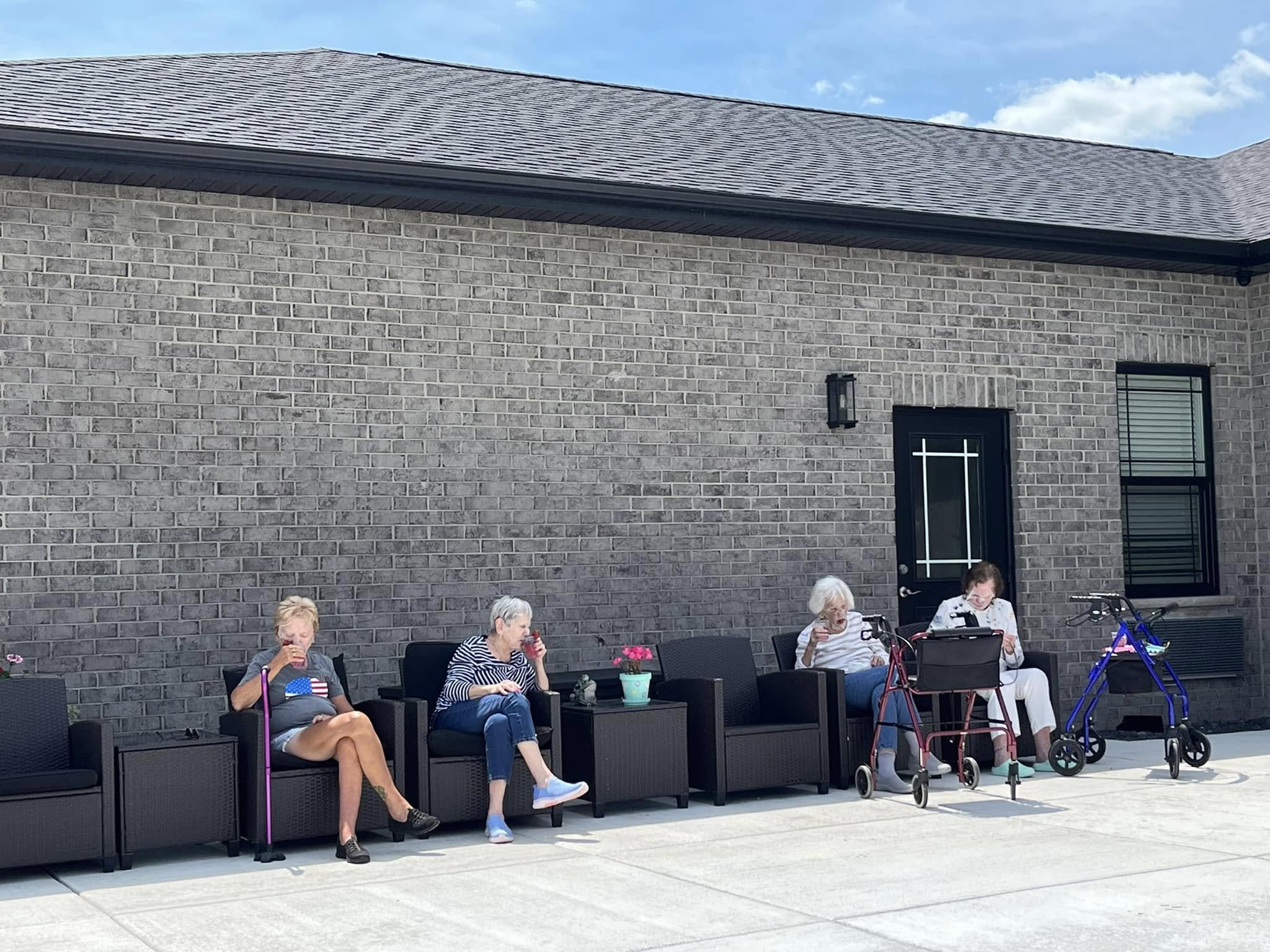 How Do Seniors Benefit from 24-Hour Assisted Living Care?