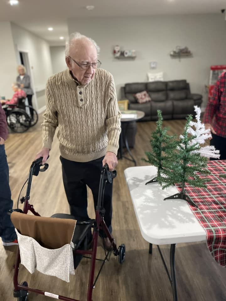 Is Your Parent Safe Living Alone? Explore Our 24-Hour Senior Living Home This New Year 2026 in Indiana