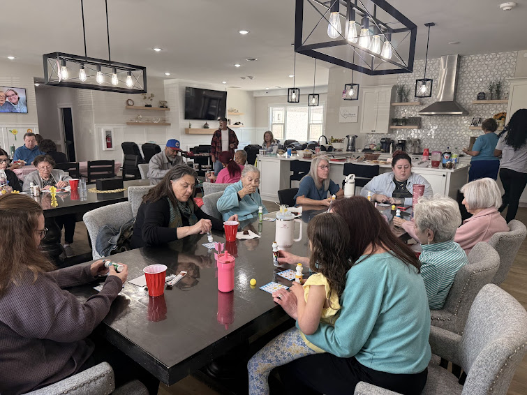 Small Assisted Living Home vs Large Facility: Which Is Better?